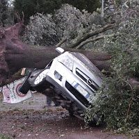 Dangerous parking ! di luiker