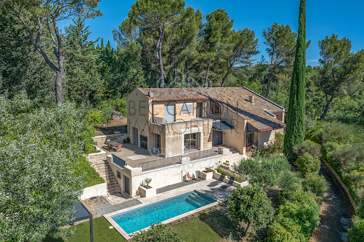 House with pool and garden 1