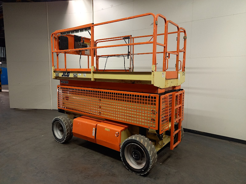 Picture of a JLG M4069