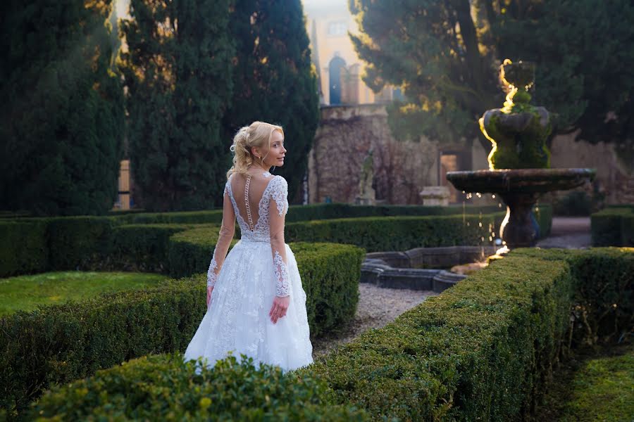 Fotógrafo de casamento Taya Kopeykina (tvkopeikina). Foto de 20 de dezembro 2016