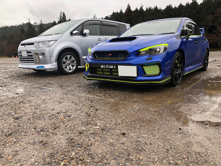 WRX STIのオフ会・大阪・蛍光イエロー眉毛・サラダパンに関するカスタム事例の投稿画像3枚目