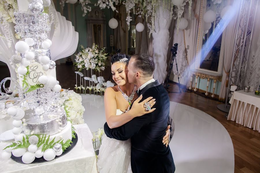 Hochzeitsfotograf Andrey Konovalov (weddingrus). Foto vom 27. Oktober 2019