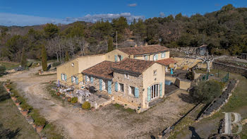 ferme à Roussillon (84)