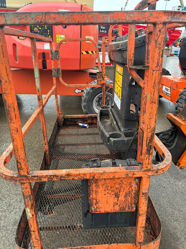 Picture of a JLG 450AJ