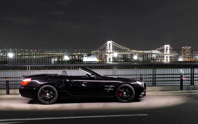 SLのオープンカー・東京・夜景と愛車・レインボーブリッジに関するカスタム事例の投稿画像1枚目