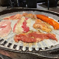 咚豬咚豬。韓國烤肉吃到飽(台中北區中清店)