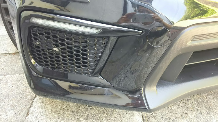 WRX STIのバンパー加工に関するカスタム事例の投稿画像2枚目