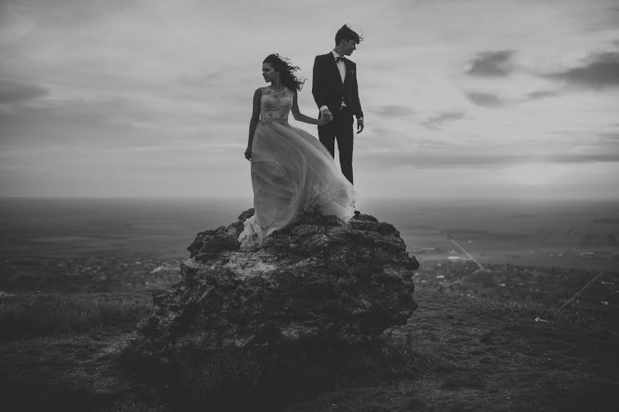 Fotógrafo de bodas Andreea Margaian-Izdrea (andreeaizdrea). Foto del 22 de marzo 2016