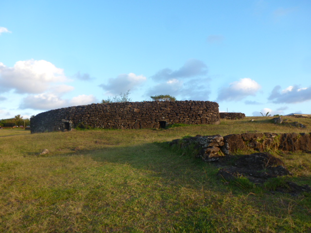 ISLA DE PASCUA. TAHAI, MUSEO. TRASLADO A SANTIAGO - CHILE, de Norte a Sur con desvío a Isla de Pascua (8)