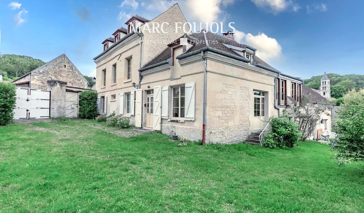 House with pool and garden Senlis