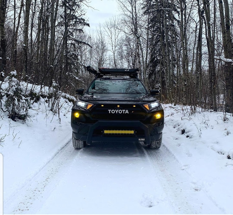 RAV4のrav4・カナダ・TOYOTAエンブレムに関するカスタム事例の投稿画像1枚目