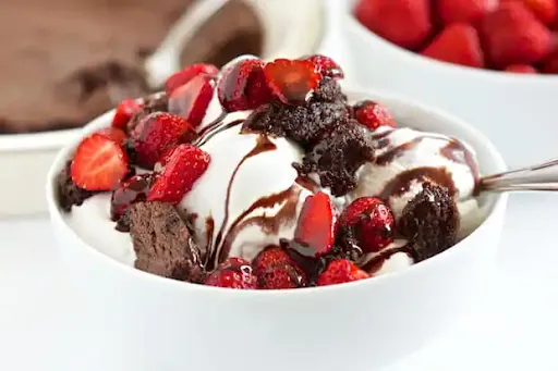 Fruit & Chocolate Sundae