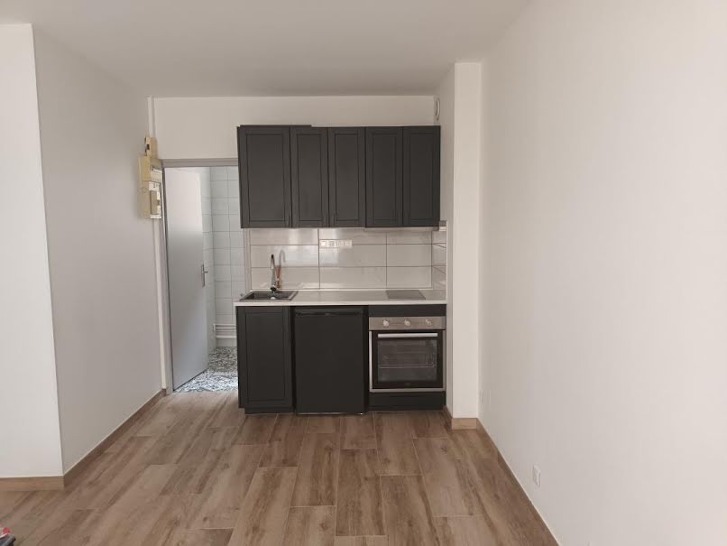 Location  appartement 1 pièce 20 m² à Langres (52200), 370 €