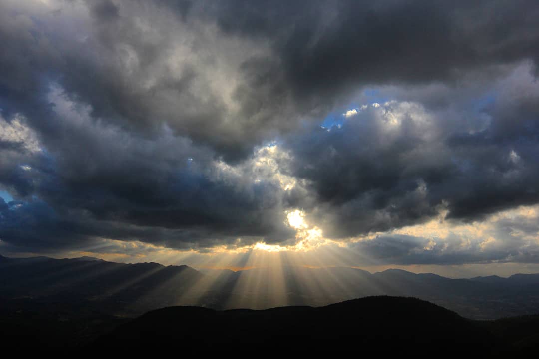 Luce tra le nuvole di Arianna Marini