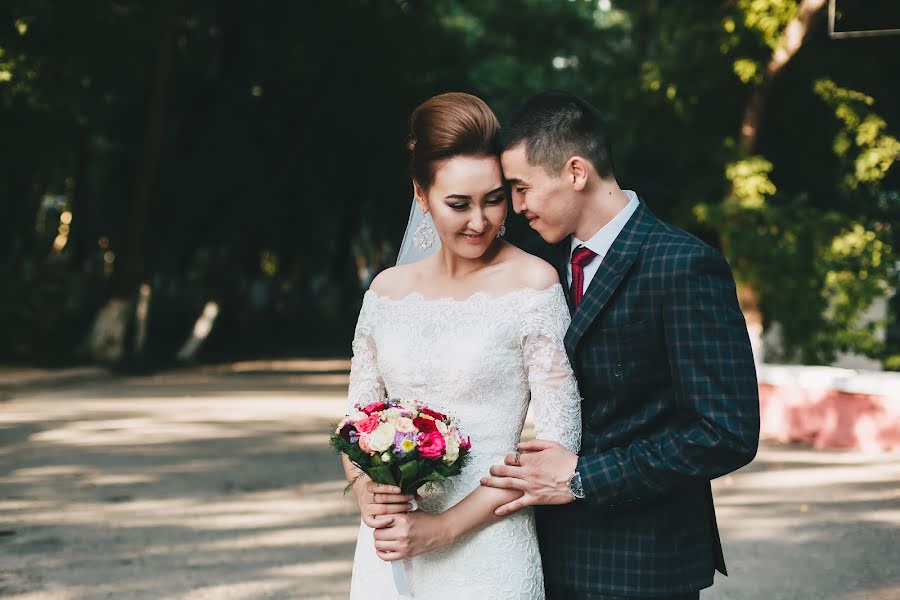Fotografer pernikahan Adilet Topchubaev (atop). Foto tanggal 9 Oktober 2017