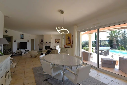 Villa with pool and terrace 4