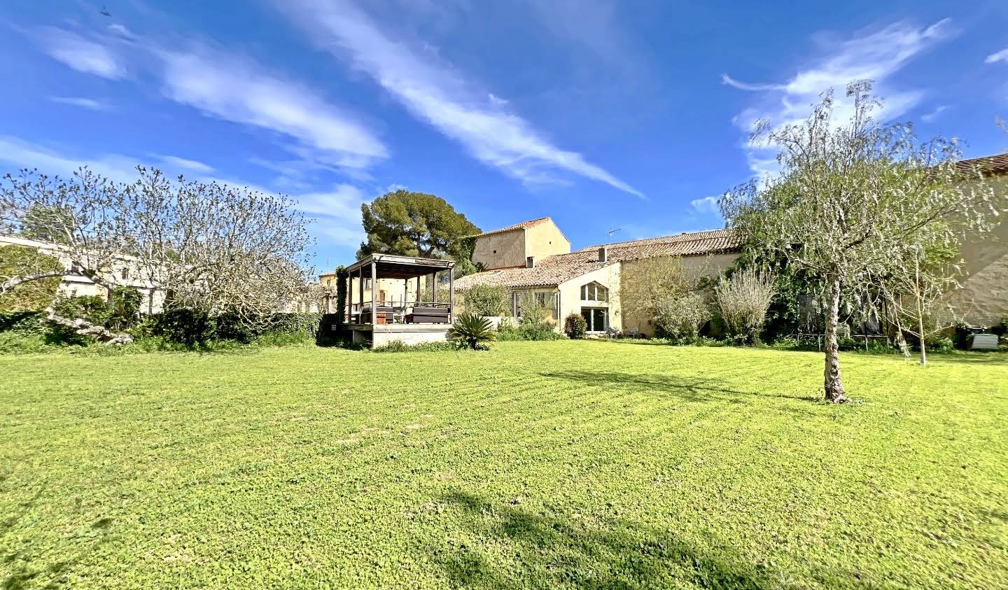 Property with pool Beziers