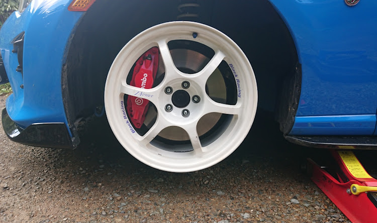 86のスタッドレスホイール・冬仕様に関するカスタム事例の投稿画像1枚目