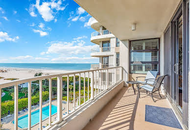 Apartment with pool 1