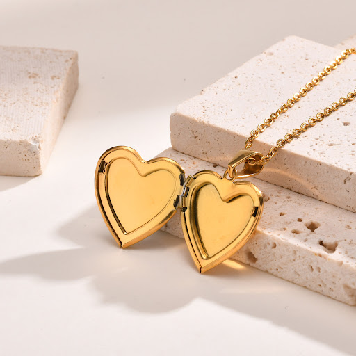 Title 6, Womens Gold Heart-shaped Pendant White Shell A...