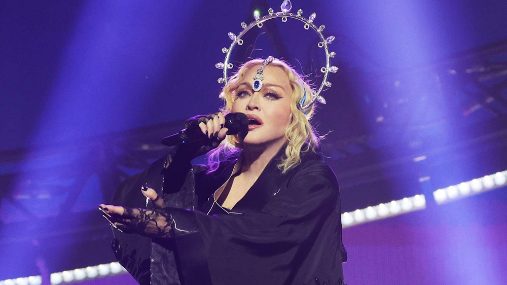Singer Madonna sued by fans in New York over late concert start time