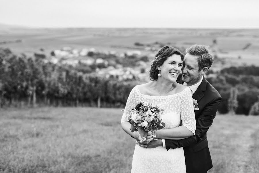 Wedding photographer Maria Schnabl (velvetlove). Photo of 11 May 2019