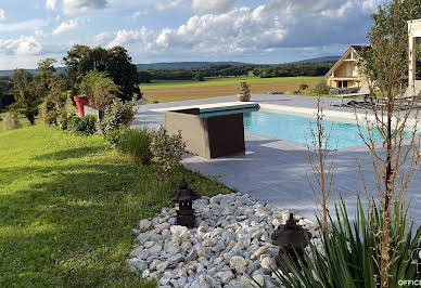 Maison avec piscine et terrasse 2