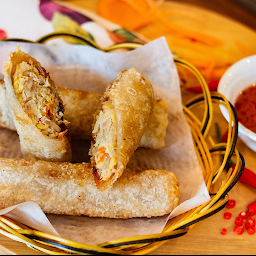 A1. Chicken spring rolls ( 3 rolls)