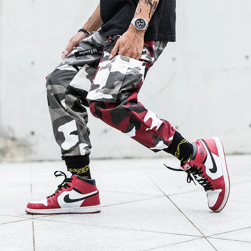 Pantalones Harajuku Camuflaje Multibolsillos Casuales Hip-hop Streamer Versátiles con ajuste holgado para un look urbano y moderno