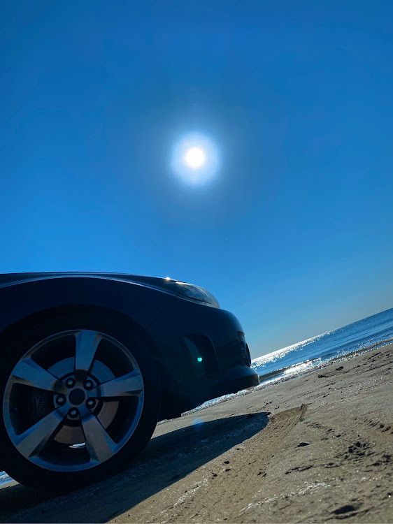 かっちゃんさんが投稿したWRX STI・ハッチバック・千里浜なぎさドライブウェイ・夏・晴天ショットに関するカスタム事例の投稿画像2枚目