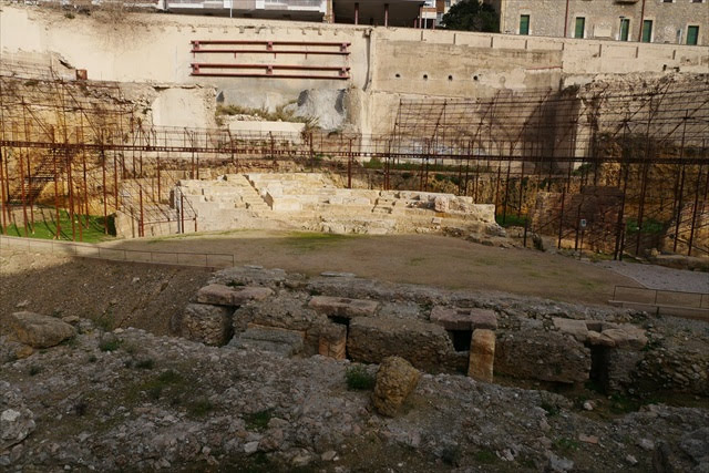 ローマ劇場跡
