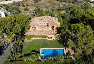 Villa with pool and terrace 4