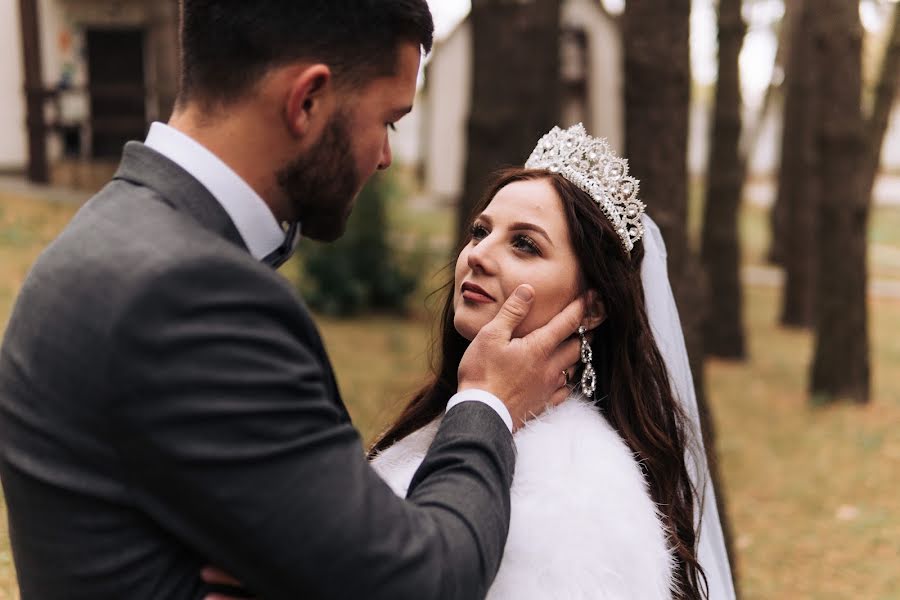 Fotógrafo de casamento Anna Gusar (anchyk90). Foto de 10 de outubro 2019