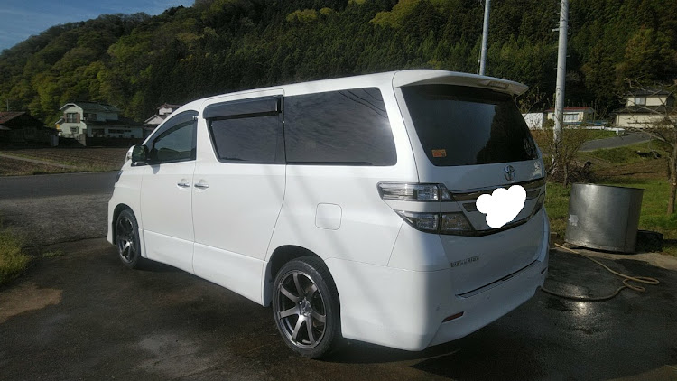 ヴェルファイアのおはようございます・朝日を浴びて✨・洗車に関するカスタム事例の投稿画像2枚目
