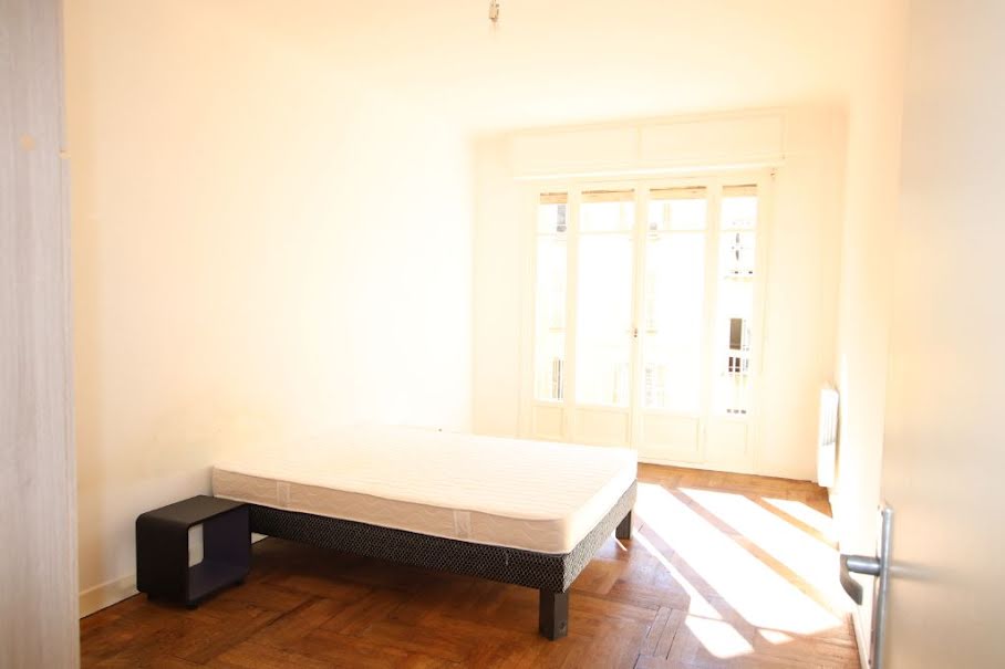 Location meublée appartement 2 pièces 80 m² à Nice (06000), 1 134 €