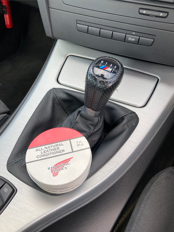 320iのE92・BMW・レザーメンテに関するカスタム事例の投稿画像1枚目