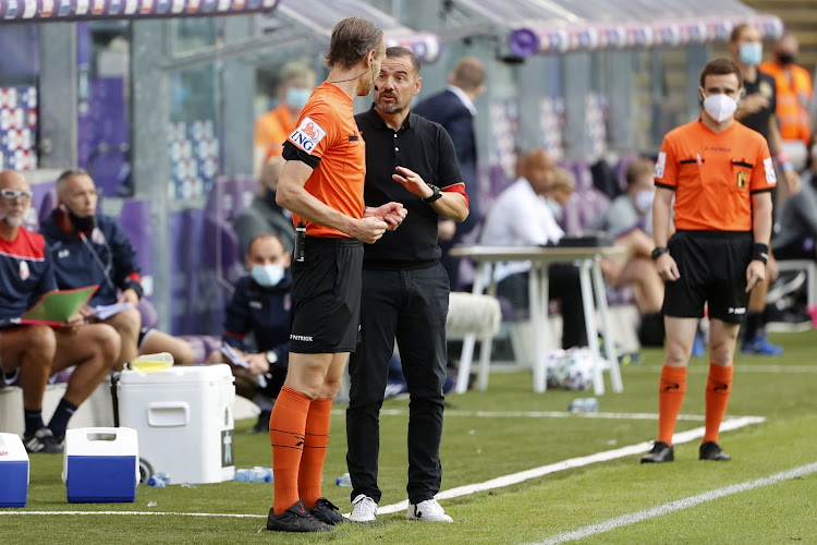 L'Excel Mouscron et l'arbitrage pas copains: "Cinq penaltys en trois matchs..." 