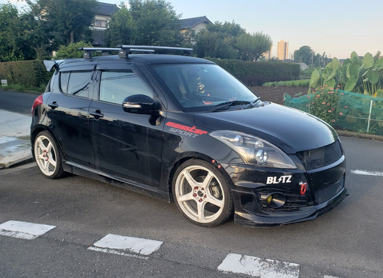 スイフトスポーツの#車高上げ・＃スイフト・＃スイフトスポーツ・#エアコンレス・#地獄に関するカスタム事例の投稿画像1枚目