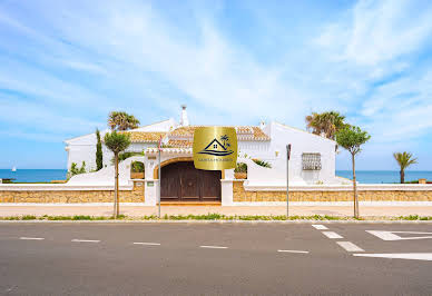 Villa with pool and terrace 3