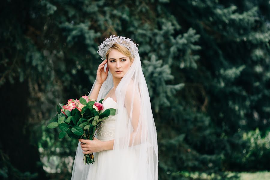 Wedding photographer Veronika Romanovskaya (vero44). Photo of 21 May 2015