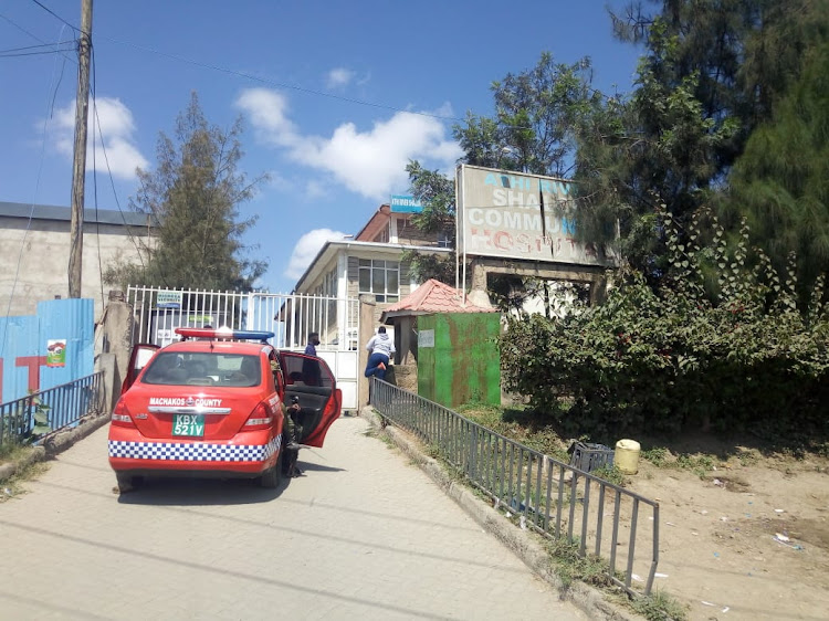 Security agencies from Machakos keeping vigil outside the Shalom Community Hospital in Athi River, Machakos County.