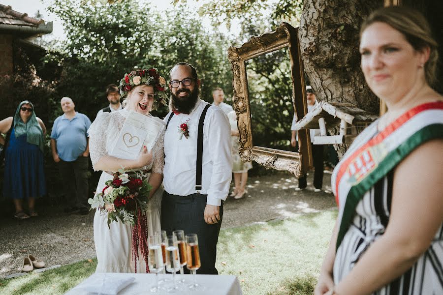 Fotógrafo de bodas Szabolcs Locsmándi (thelovereporters). Foto del 9 de octubre 2020