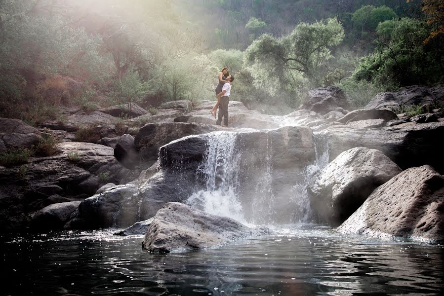 Fotografo di matrimoni Beto Villarruel (betovillarruel). Foto del 4 maggio 2015