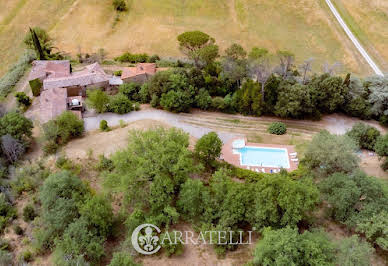 Propriété avec piscine et jardin 4