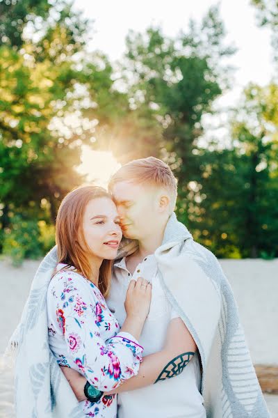 Fotógrafo de casamento Darina Mironec (darinkakvitka). Foto de 17 de junho 2018