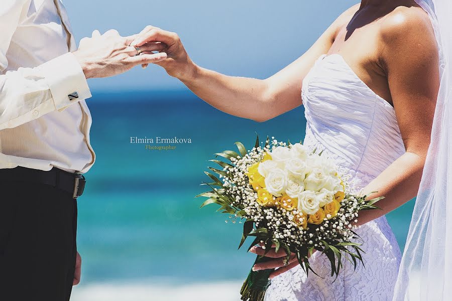 Fotógrafo de casamento Elmira Ermakova (eliss). Foto de 9 de agosto 2014