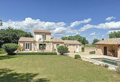 Maison avec piscine et jardin 12