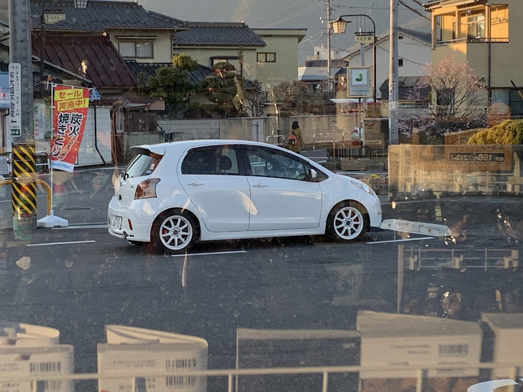 ヴィッツのDIY・タイヤ交換に関するカスタム事例の投稿画像2枚目