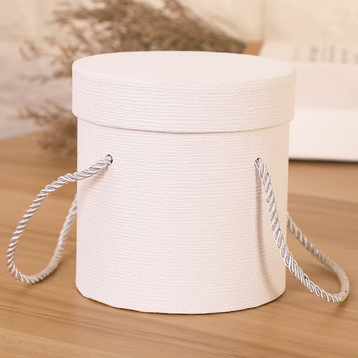 Title 8, Hug Bucket Flower Box Two-Piece Round Gift Box ...