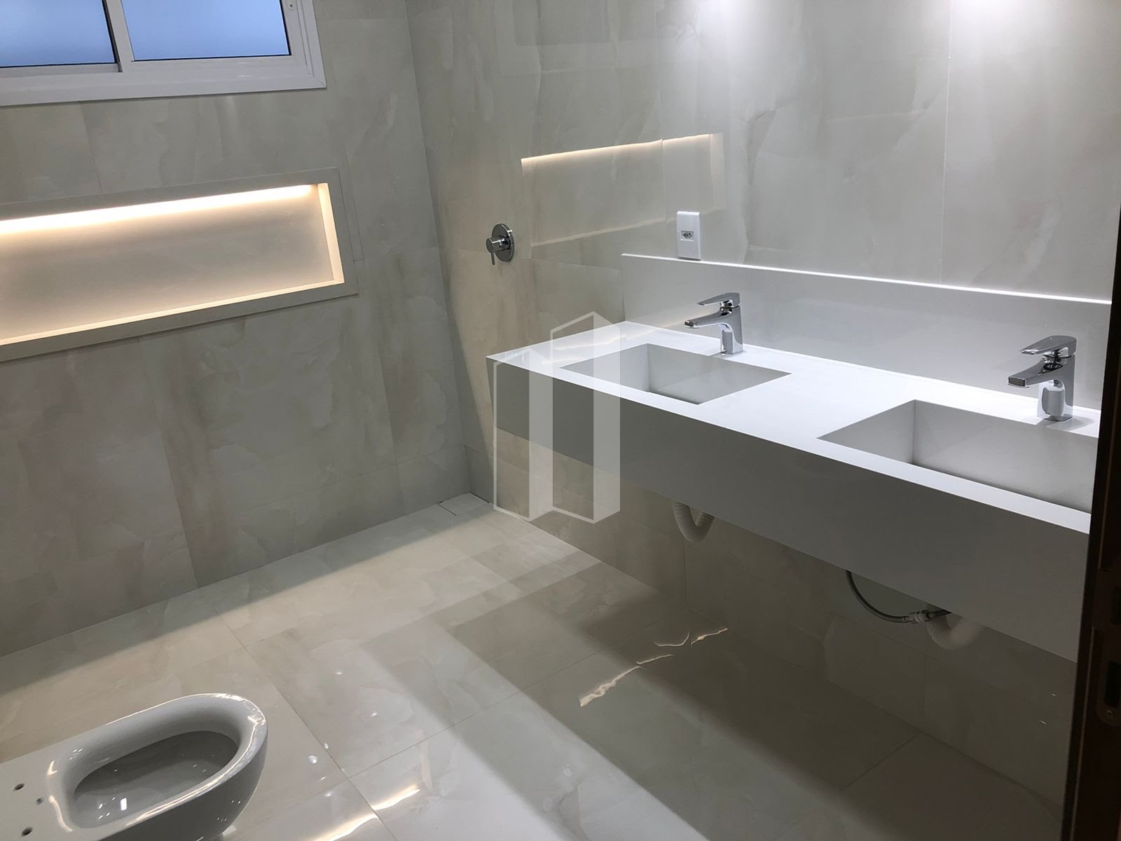 Casa de Condomínio à venda com 4 quartos, 212m² - Foto 10